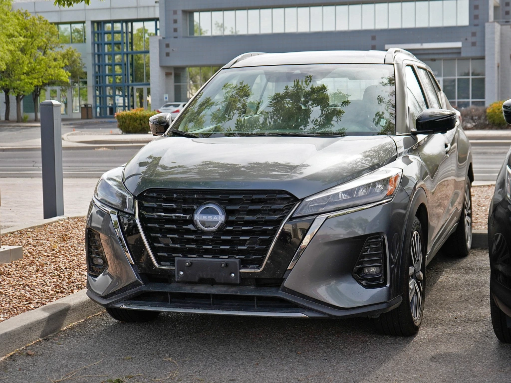 2024 Nissan Kicks SR