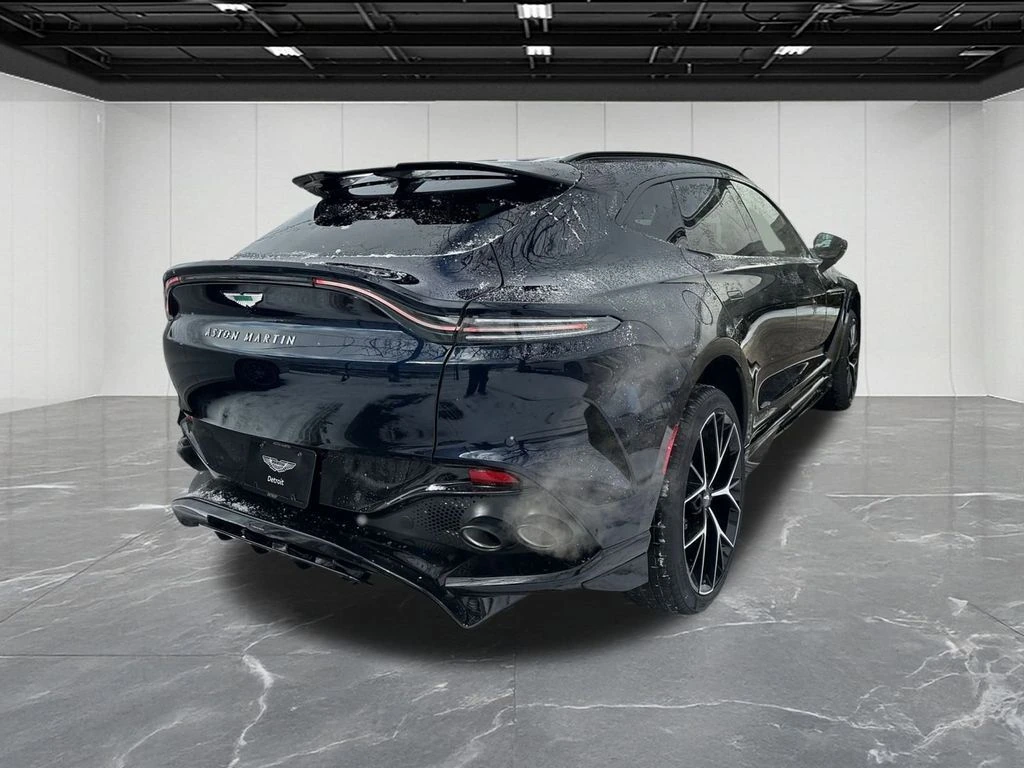 2026 Aston Martin DBX 707 - Photo 10