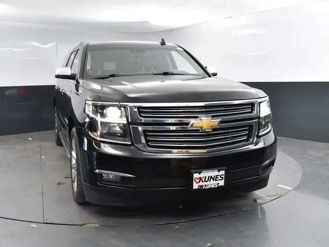 2016 Chevrolet Suburban LTZ photo 2