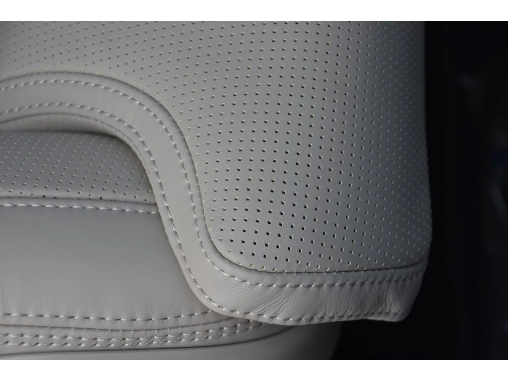 2026 Volvo - image 33