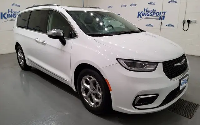 Used 2023 Chrysler Pacifica Limited with VIN 2C4RC1GG9PR557612 for sale in Kingsport, TN