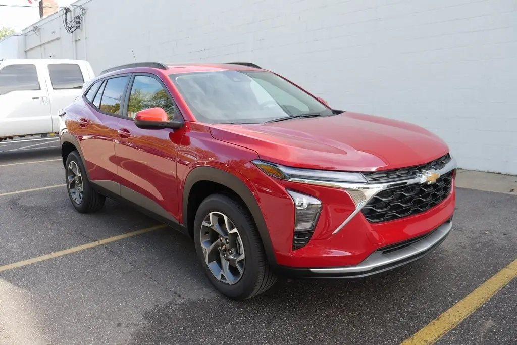 2026 Chevrolet Trax LT photo 2