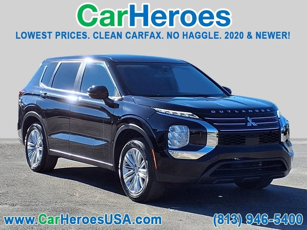 2024 Mitsubishi Outlander ES's photo