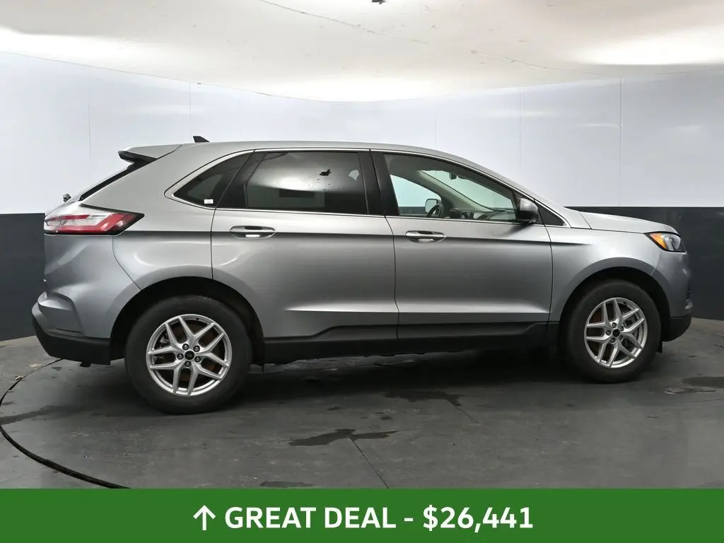 Used 2024 Ford Edge SEL with VIN 2FMPK4J90RBA72286 for sale in Elkhorn, WI