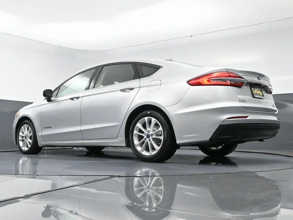 2019 Ford Fusion SE Hybrid photo 37