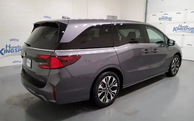 2026 Honda Odyssey Elite photo 3