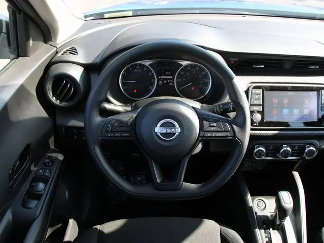 2025 Nissan Kicks Play S photo 14