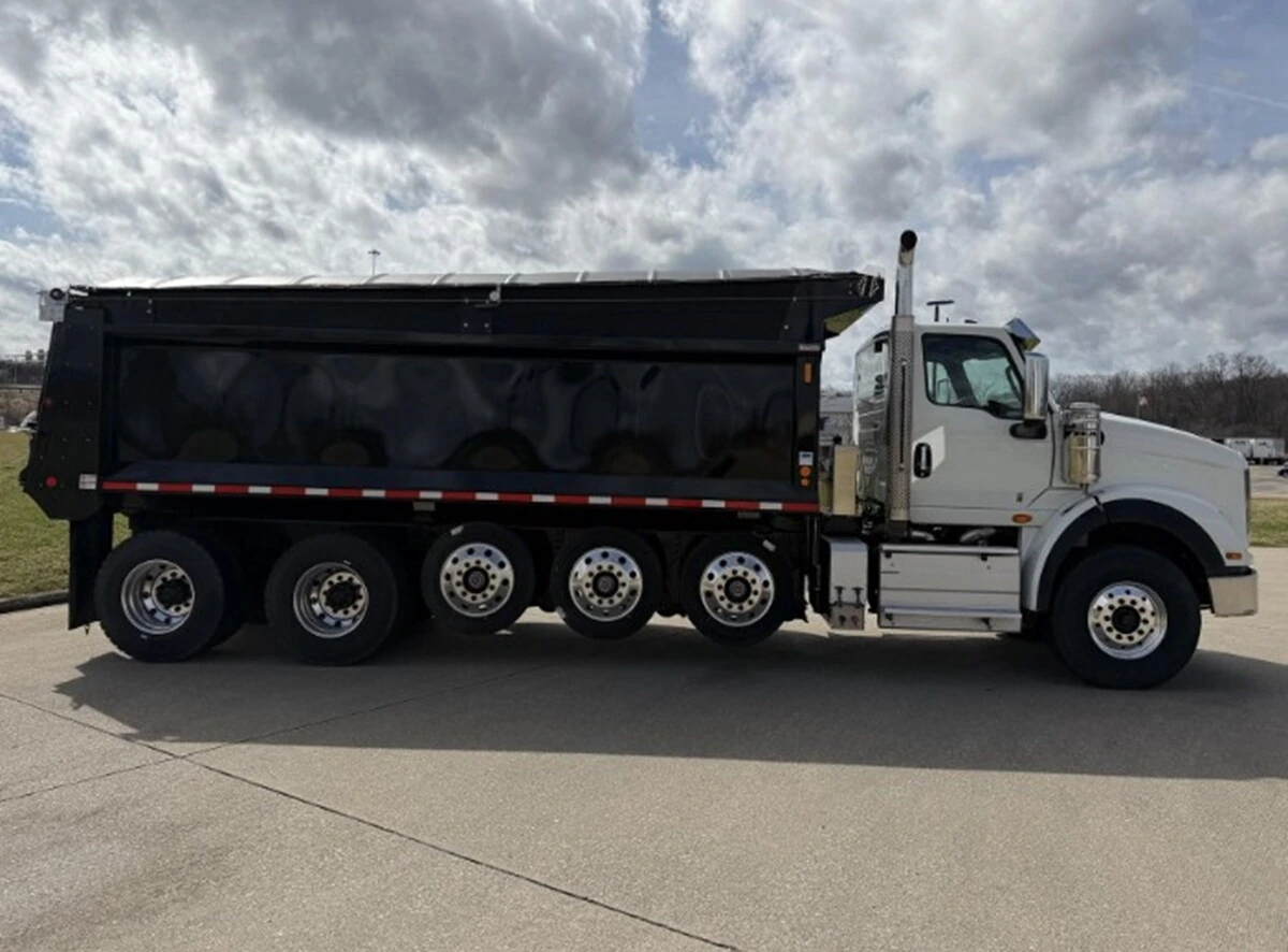 2026 International HX - image 5