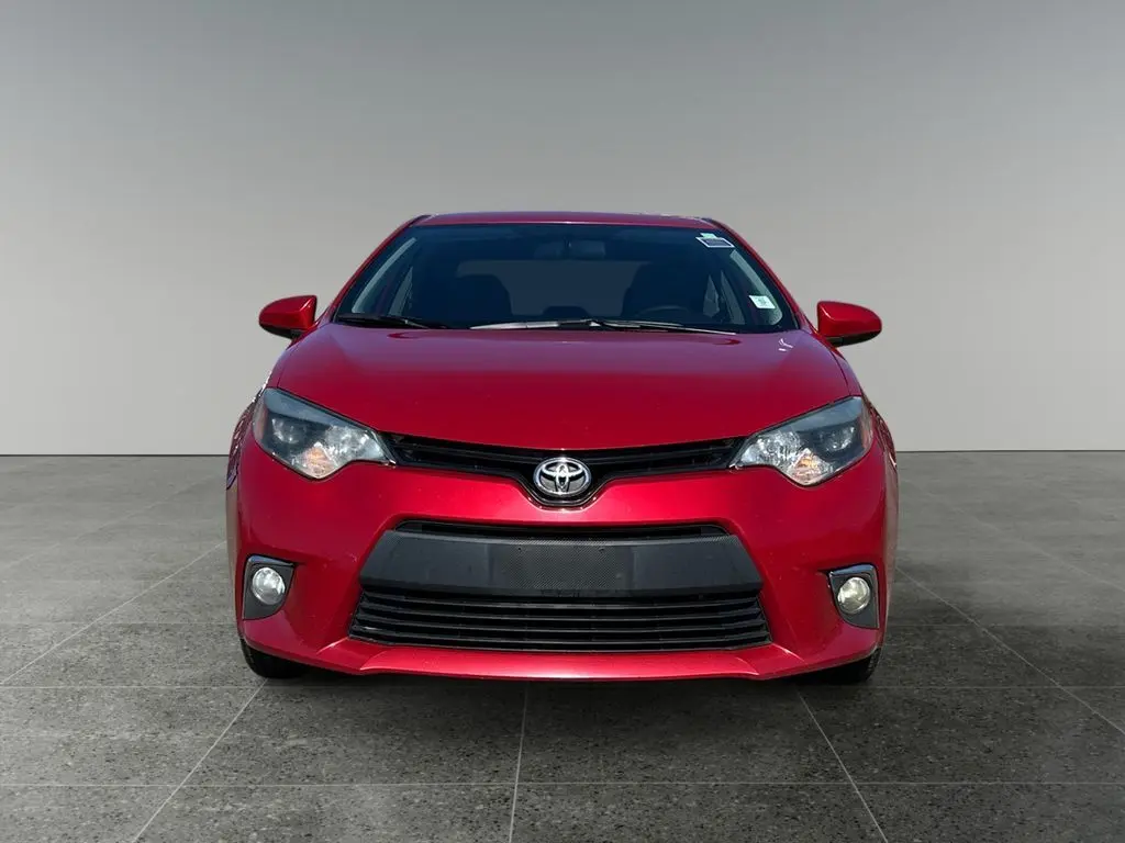 2014 Toyota Corolla LE photo 2
