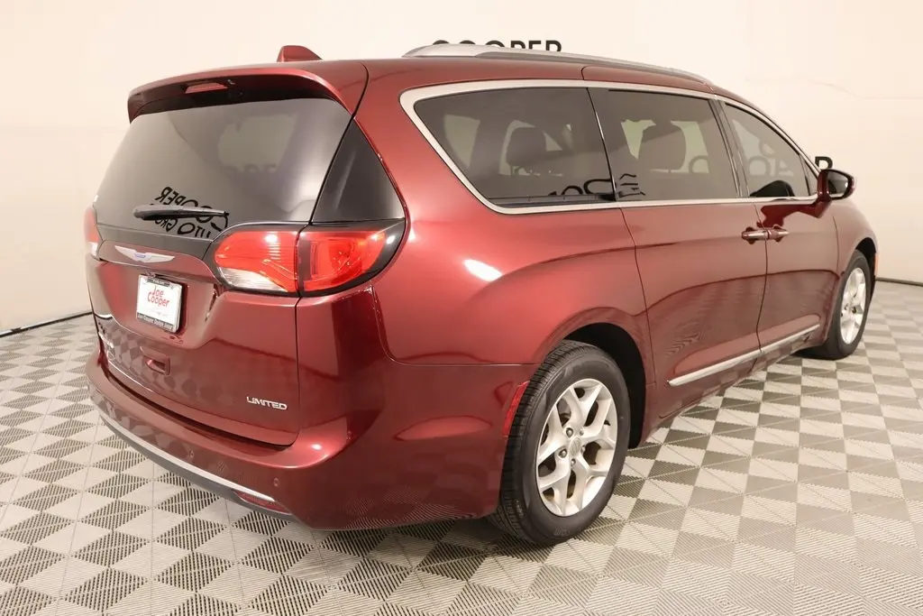 2020 Chrysler Pacifica Limited photo 22