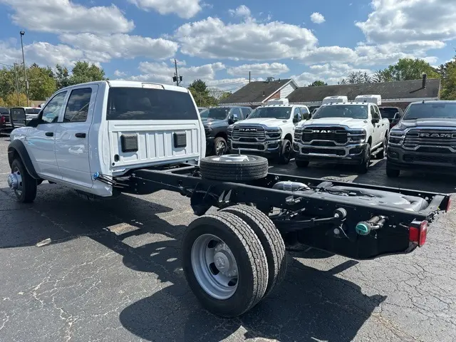 2025 Ram 5500 photo 5