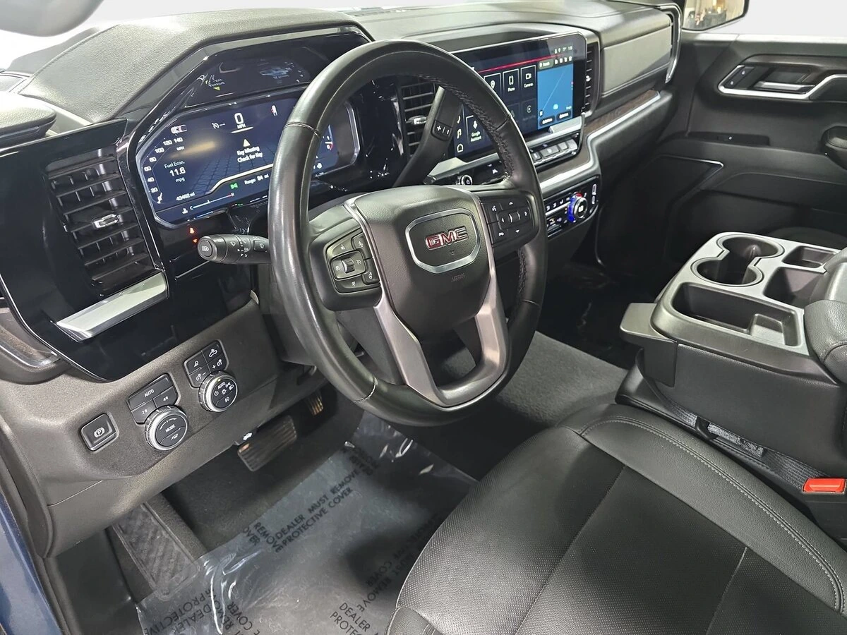 2024 GMC Sierra 1500 SLT - Photo 16