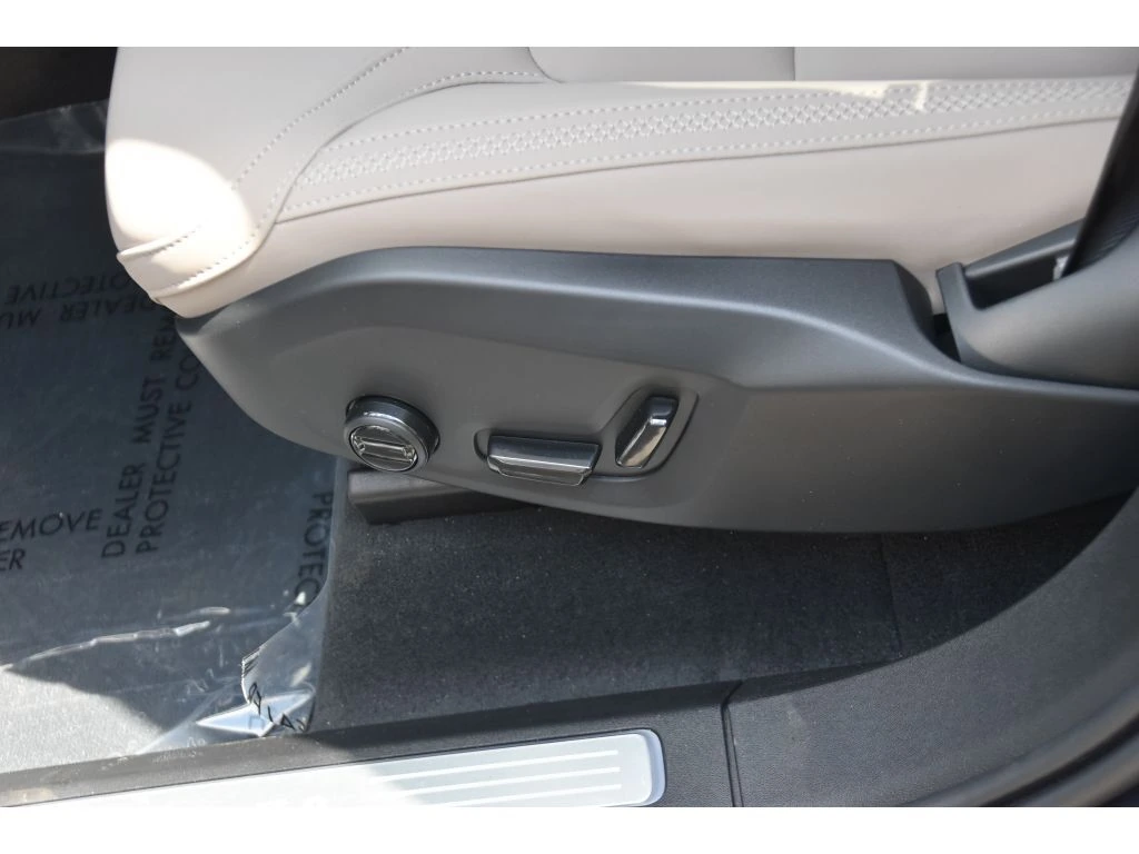 2026 Volvo - image 35