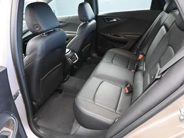 2024 Chevrolet Malibu Premier 2LT photo 13