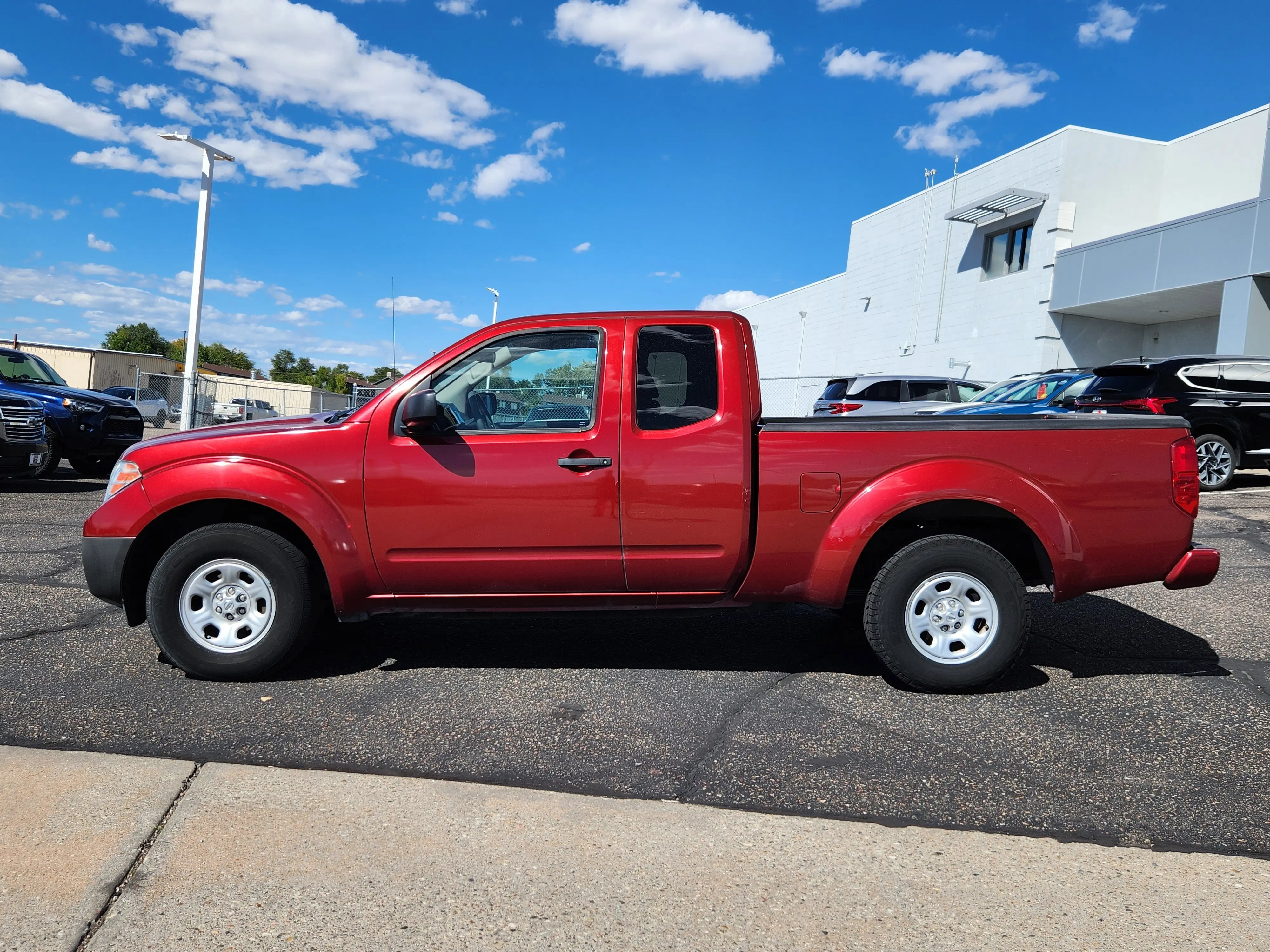 2018 Nissan Frontier King Cab S photo 2