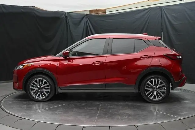 2023 Nissan Kicks SV photo 9