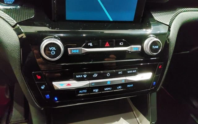 2023 Ford Explorer ST - Photo 21