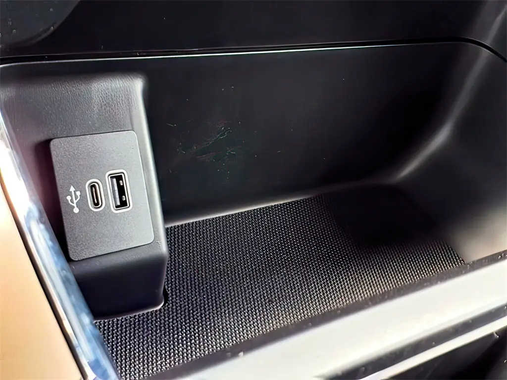 2025 Ford F-150 STX photo 10