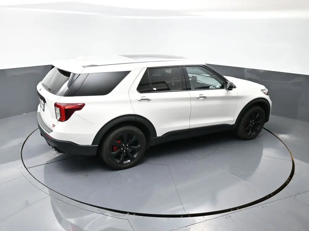 2021 Ford Explorer ST photo 27