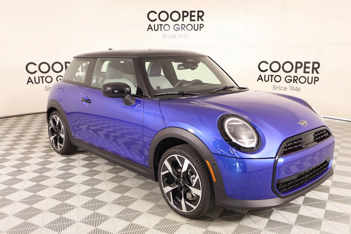 2026 MINI Hardtop Cooper Oxford Edition's photo