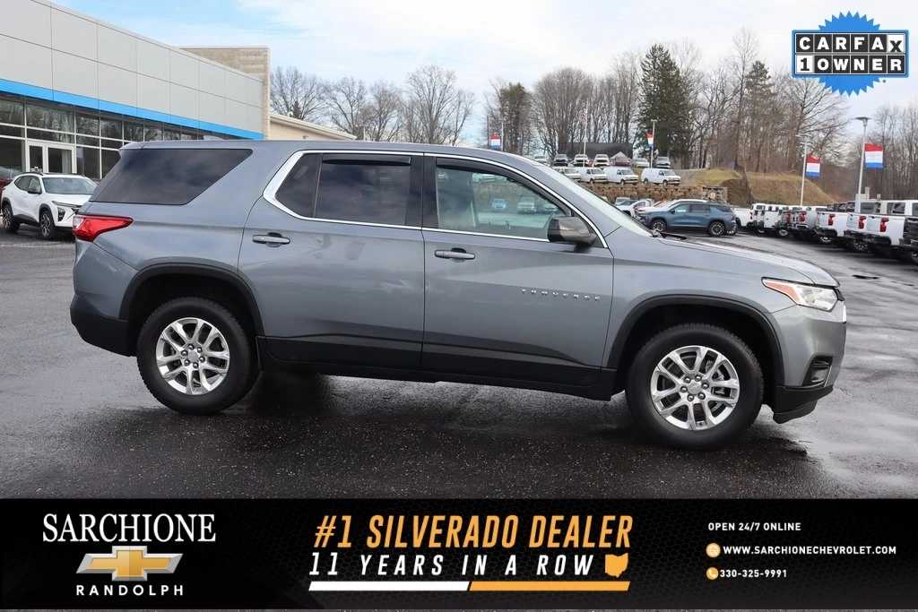 2021 Chevrolet Traverse LS's photo