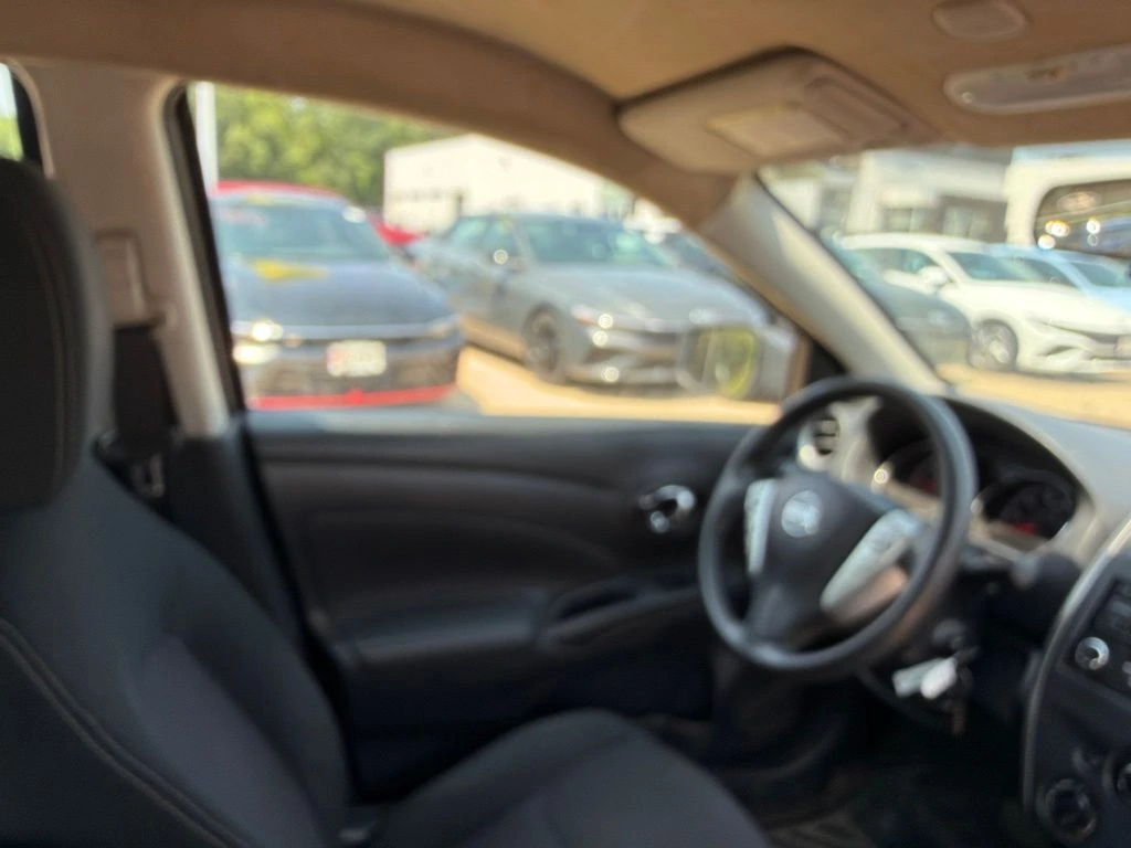 2017 Nissan Versa Sedan SV - Photo 12