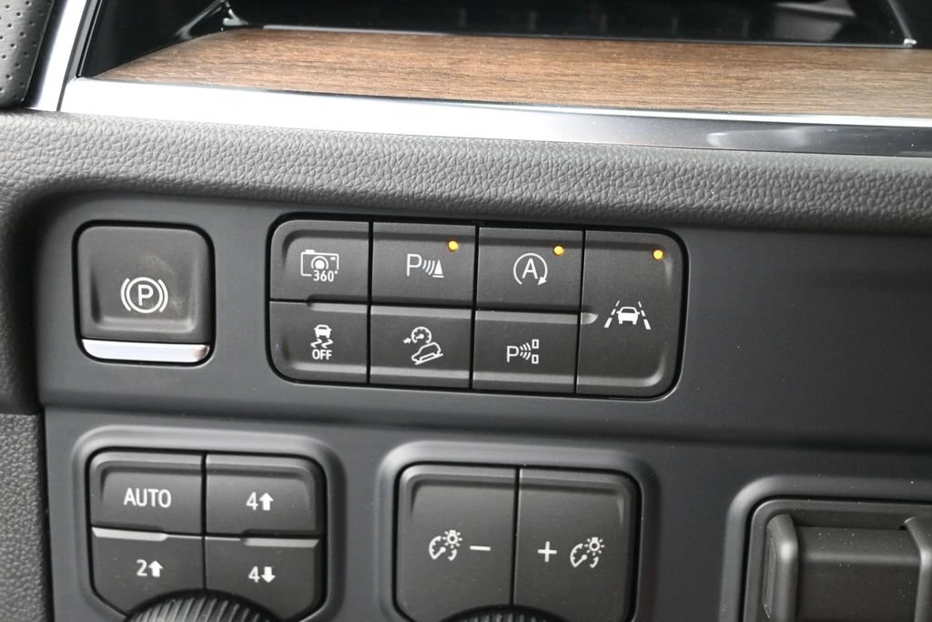 2026 Chevrolet Suburban High Country - Photo 27