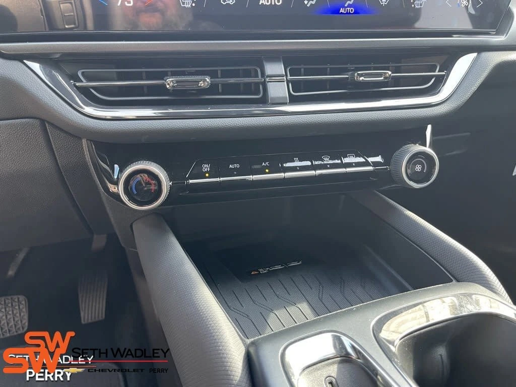 2025 Chevrolet Equinox EV RS - Photo 20