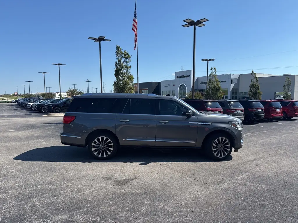 2021 Lincoln Navigator L Reserve photo 2