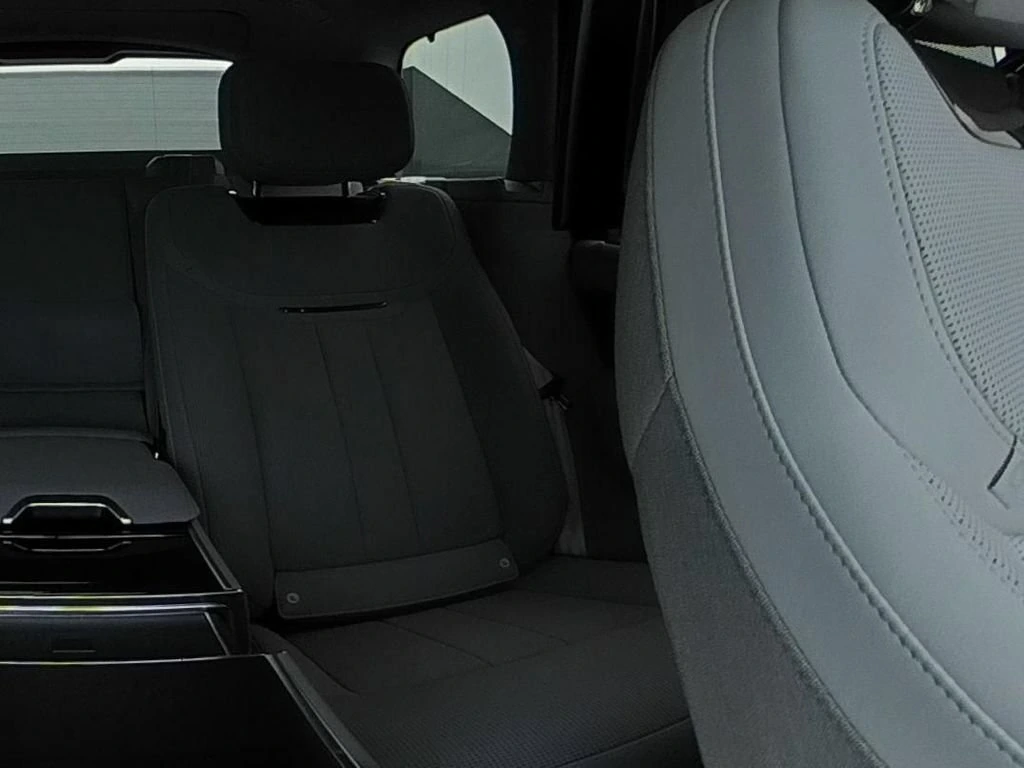 2025 Land Rover Range Rover SV - Photo 32