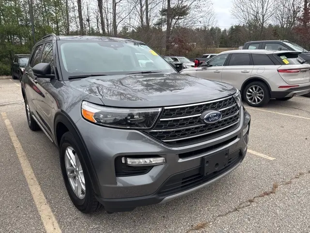 2022 Ford Explorer XLT photo 2