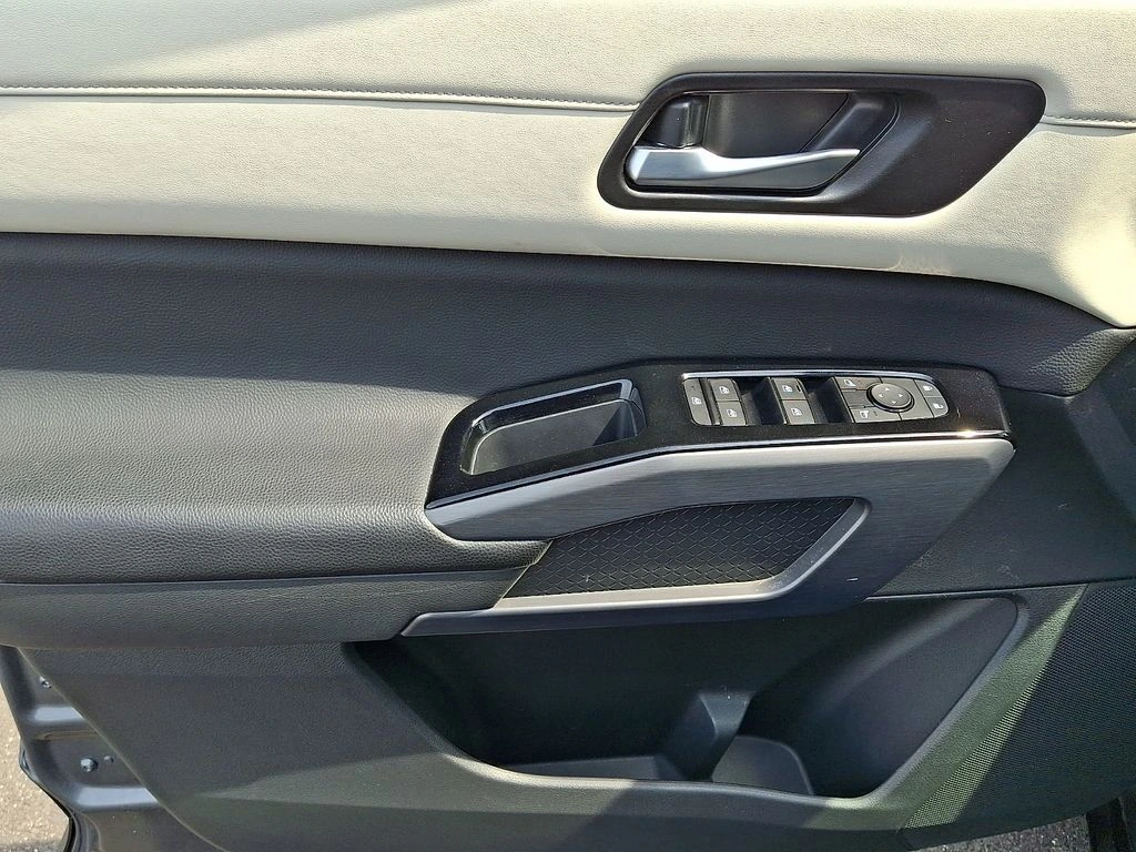 2023 Nissan Pathfinder SL - Photo 14