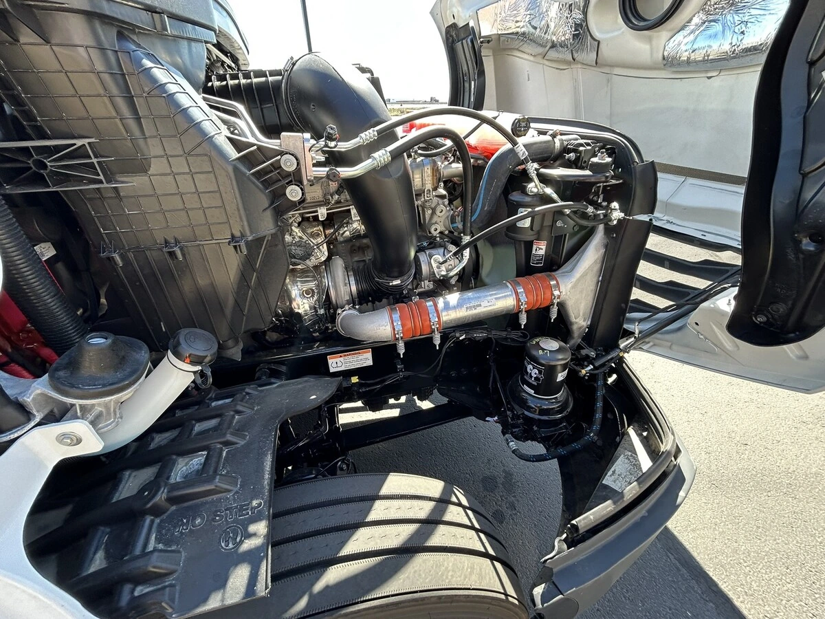 2026 Freightliner Cascadia - image 23