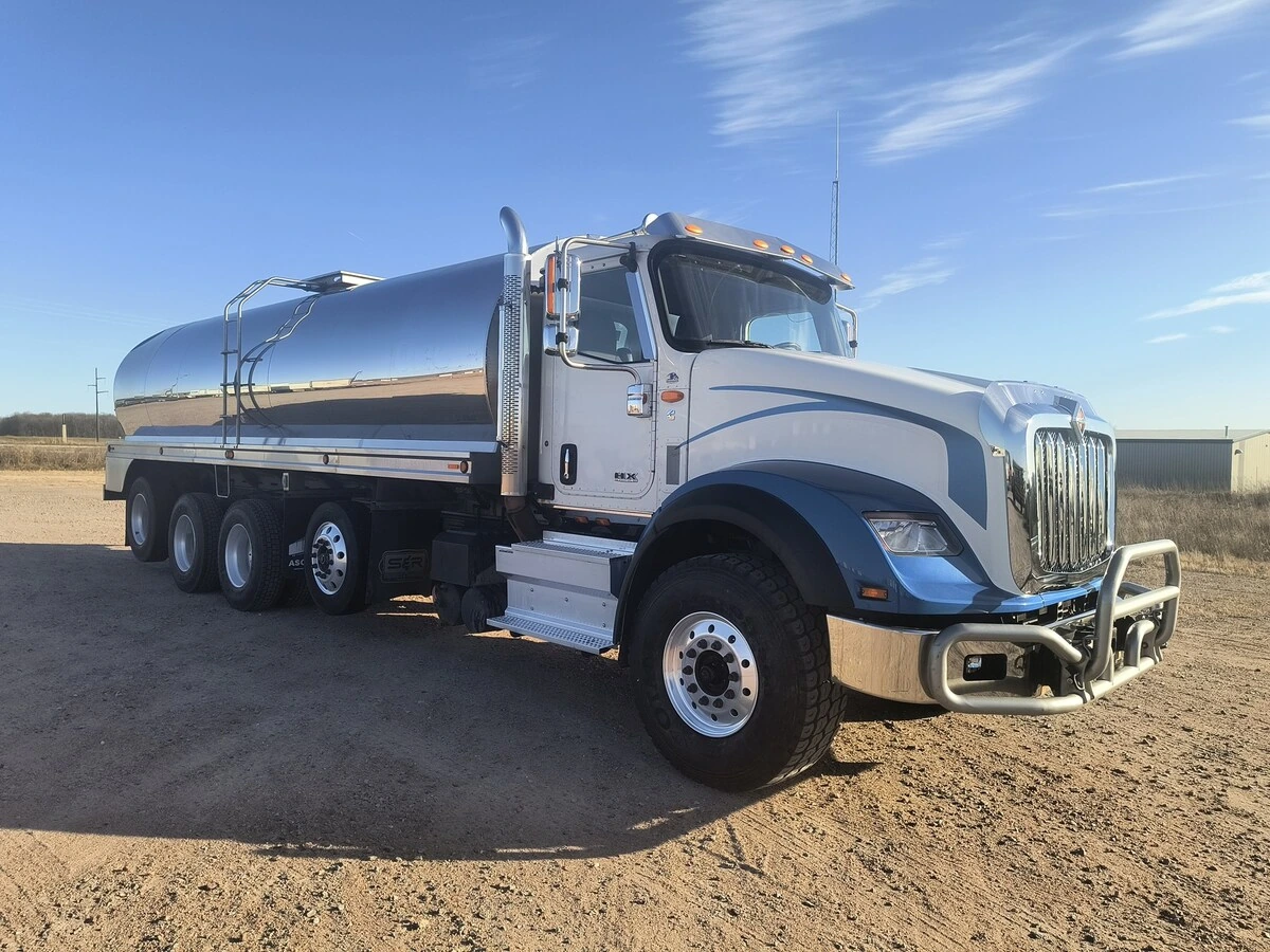 2020 International HX in Chippewa Falls, WI — photo 4