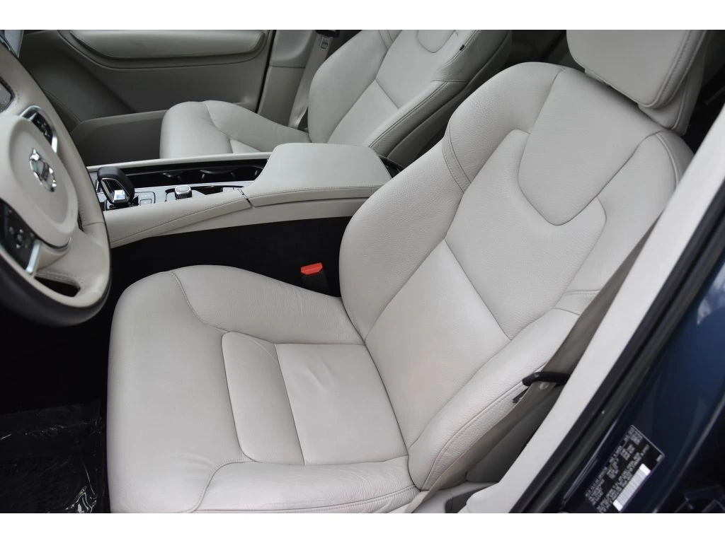 2023 Volvo - image 13