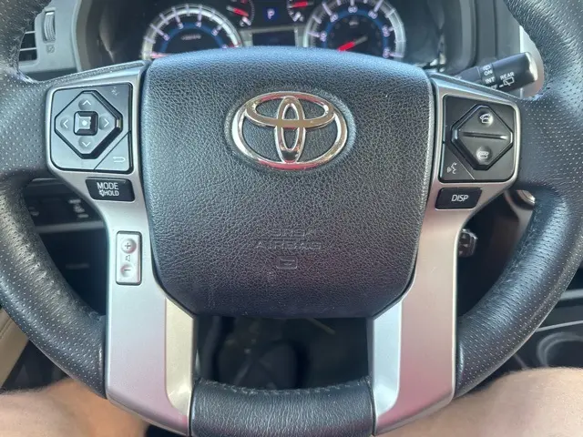 2017 Toyota 4Runner SR5 photo 20
