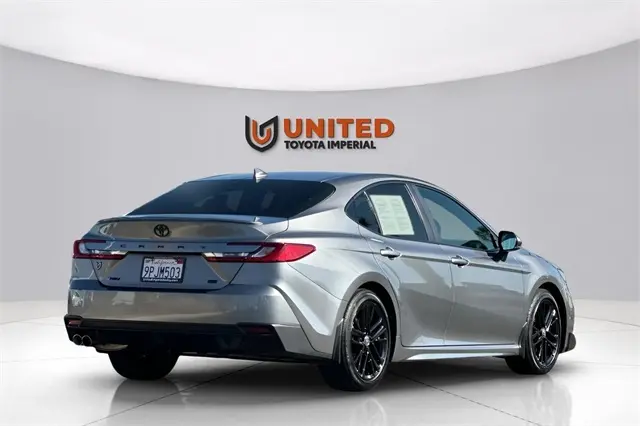 2025 Toyota Camry SE photo 3