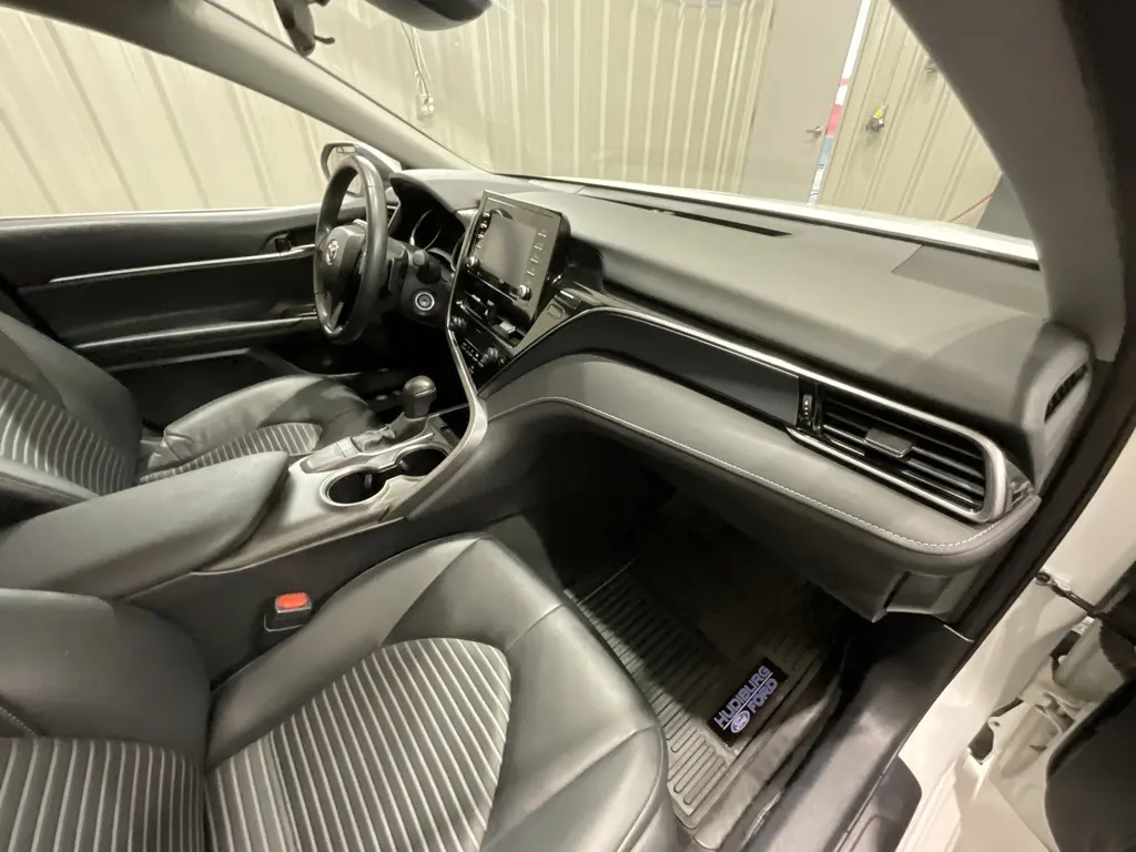 2024 Toyota Camry SE photo 13