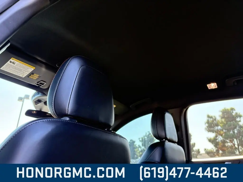 2024 Ford Escape ST-Line photo 15