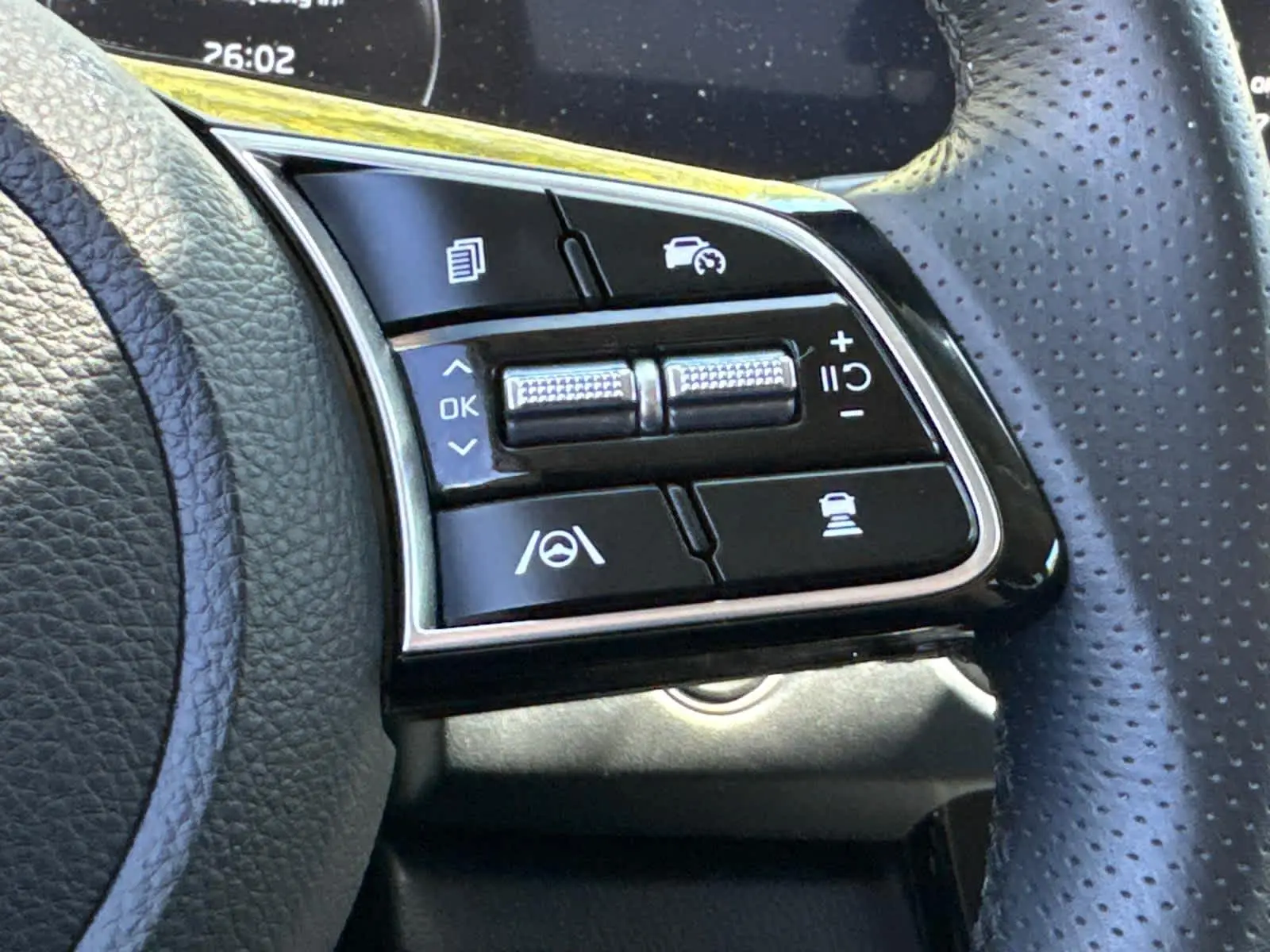 2024 Kia Seltos SX photo 18