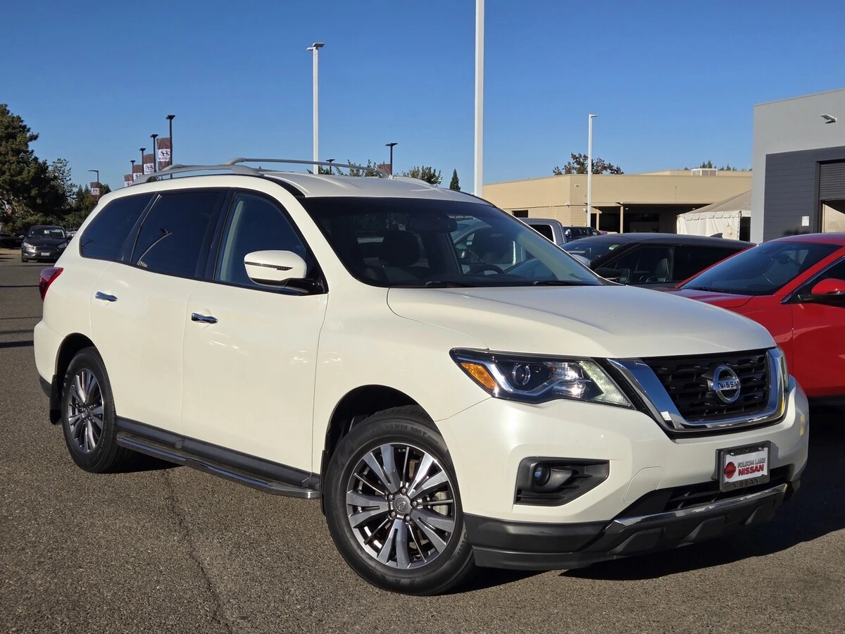 2019 Nissan Pathfinder SV