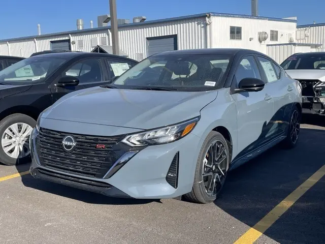 2025 Nissan Sentra SR's photo