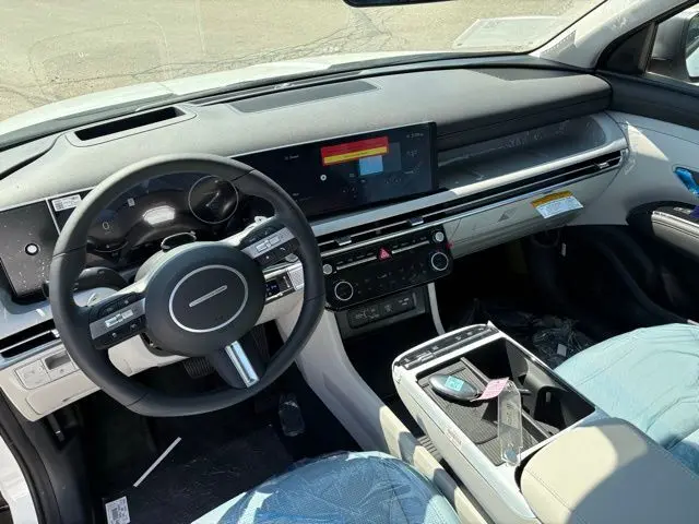2025 Hyundai Tucson Limited photo 6