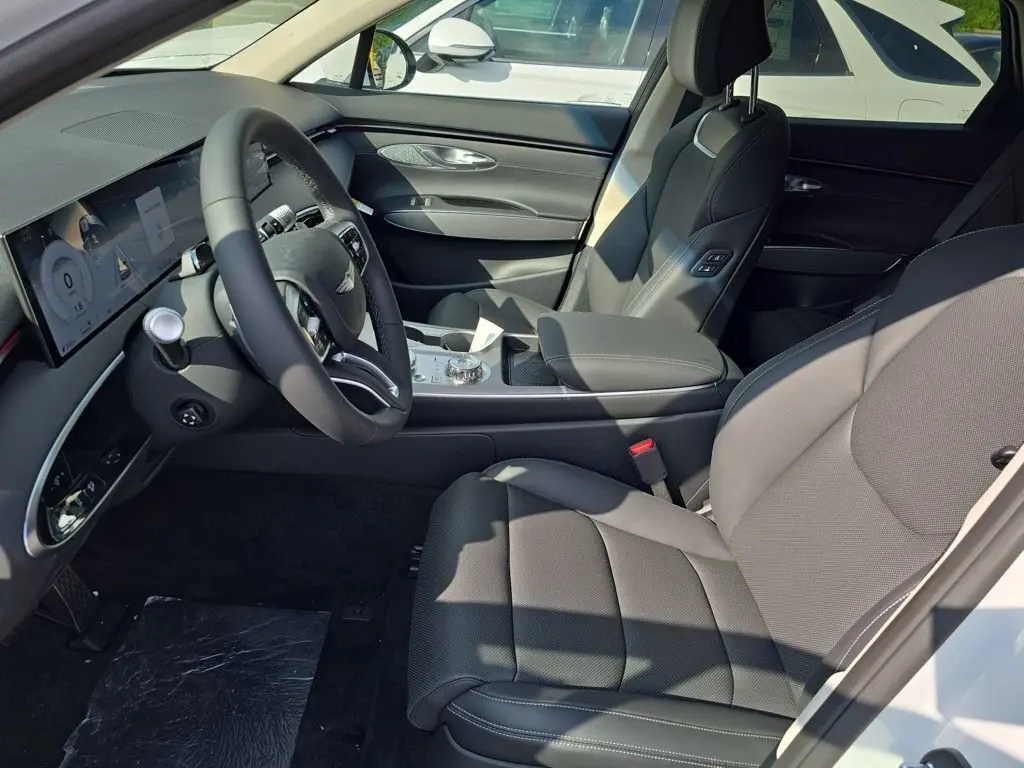 2026 Genesis GV70 2.5T Select photo 3