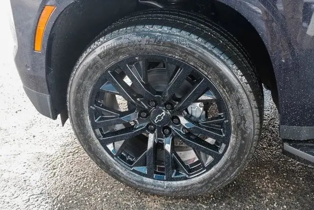 2026 Chevrolet Tahoe Premier photo 4