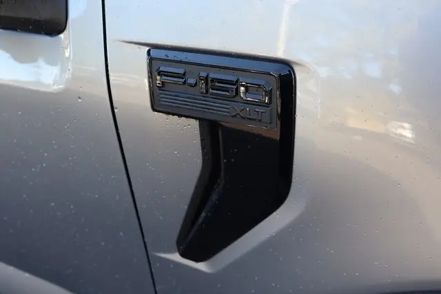 2025 Ford F-150 XLT photo 21