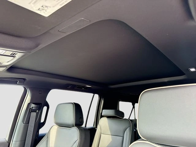2025 Chevrolet Suburban Premier - Photo 26