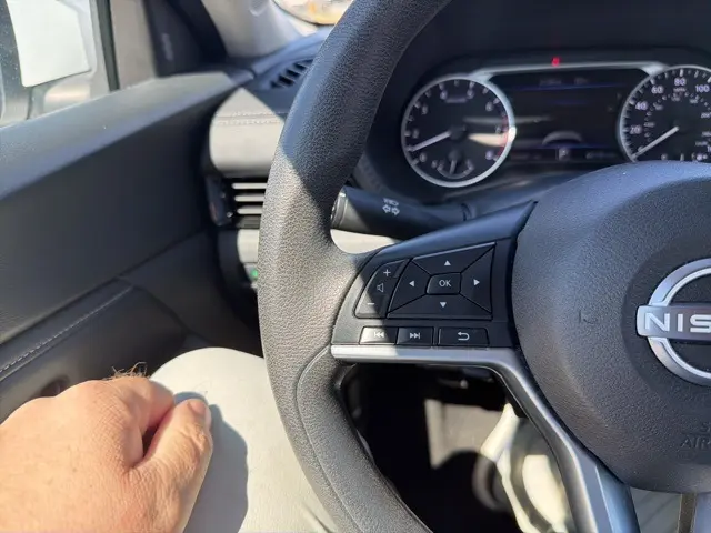 2024 Nissan Sentra SV photo 11