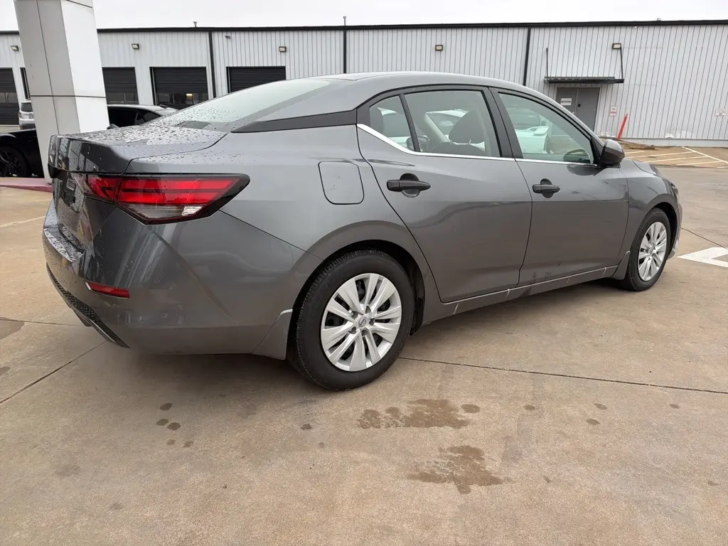 2025 Nissan Sentra S photo 2