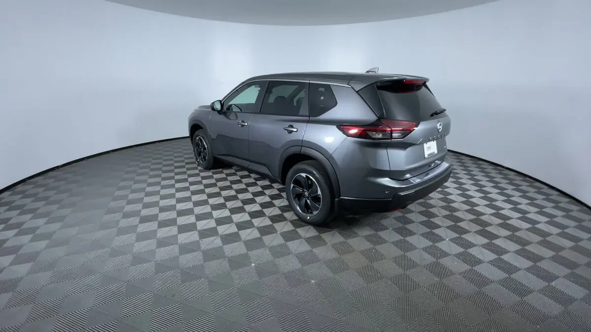 2026 Nissan Rogue SV photo 3